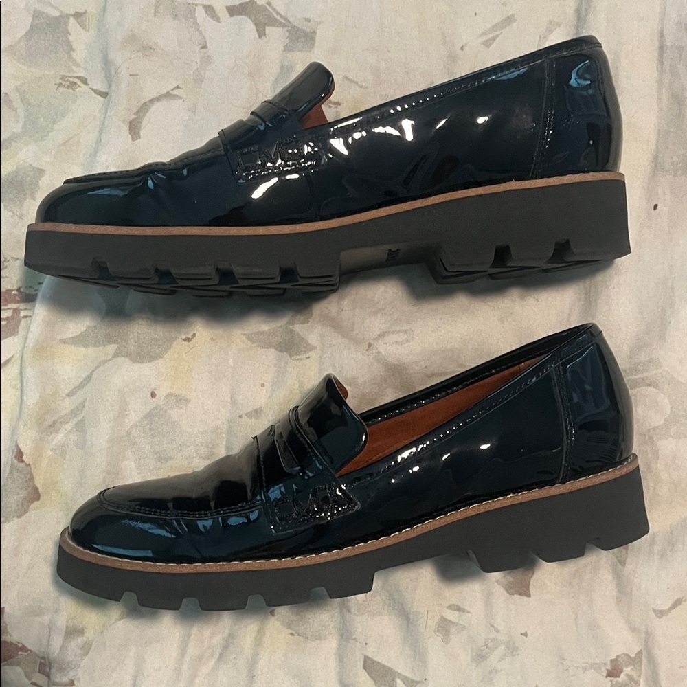 Vionic Shiny Black Women's Loafers - Picture 2 of 7